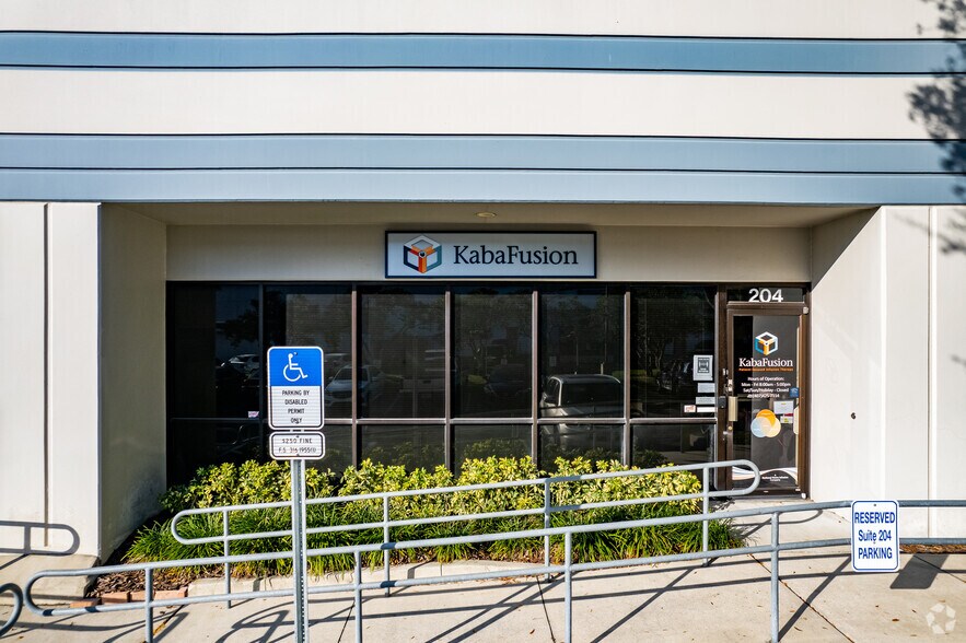 379 W Michigan St, Orlando, FL à louer - Photo de l’immeuble – Image 3 sur 7