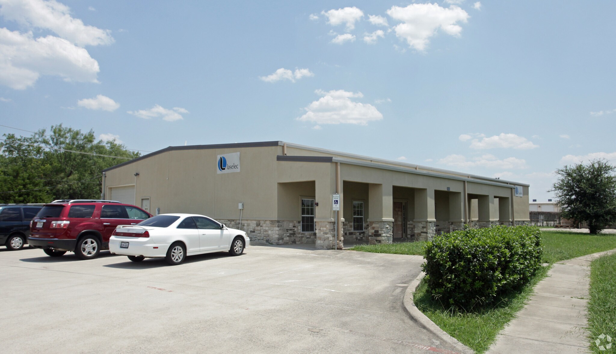 2605 Forum Dr, Grand Prairie, TX à vendre Photo principale– Image 1 sur 4