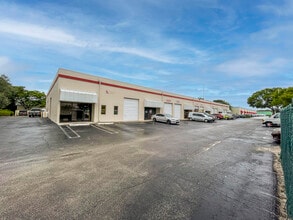 1599 SW 30th Ave, Boynton Beach, FL à louer Photo intérieure– Image 2 sur 13