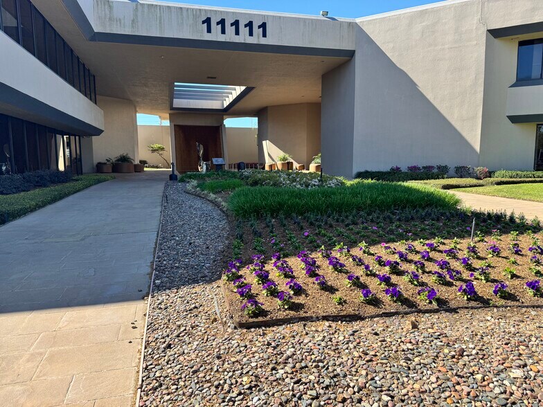 11111 Wilcrest Green Dr, Houston, TX à louer - Photo de l’immeuble – Image 2 sur 7