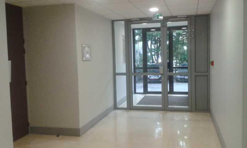Bureau dans Créteil à louer - Photo de l’immeuble – Image 3 sur 12