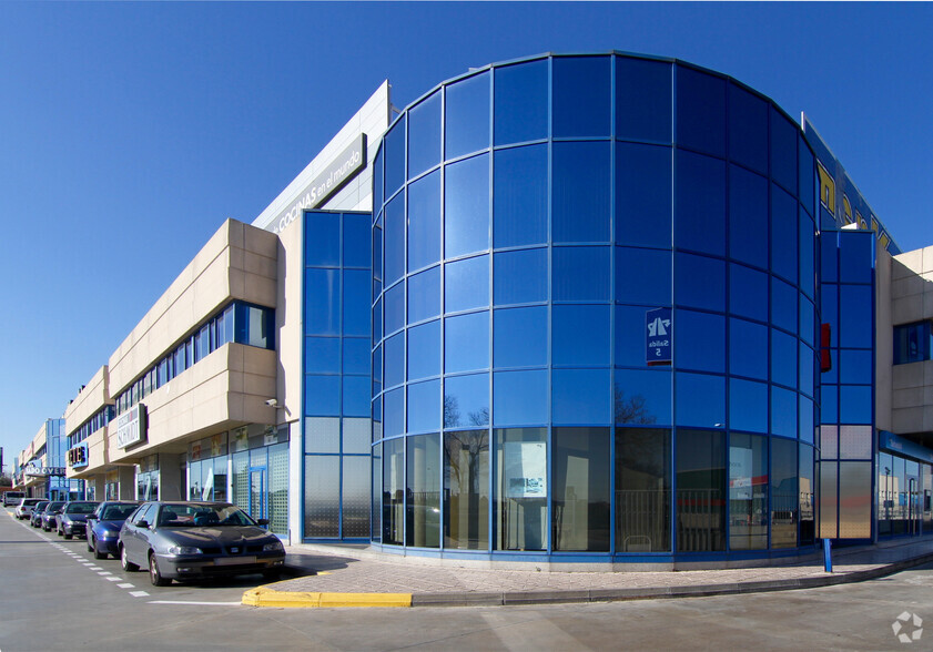 Calle Puerto de la Morcuera, 13, Leganés, Madrid à louer - Photo de l’immeuble – Image 1 sur 2