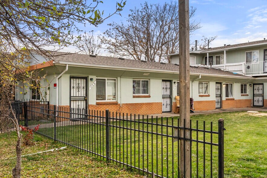 1129 Akron St, Aurora, CO à vendre - Photo de l’immeuble – Image 2 sur 18