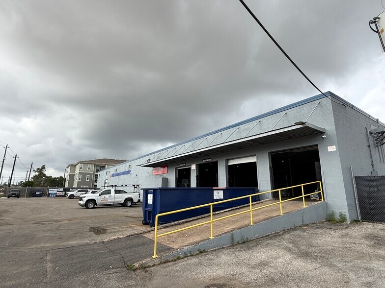 1215 Seamist Dr, Houston, TX à vendre - Photo de l’immeuble – Image 2 sur 3