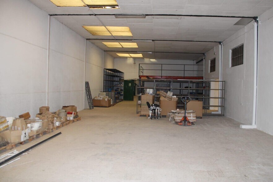 Industriel/Logistique dans Cáceres à vendre - Photo de l’immeuble – Image 1 sur 17