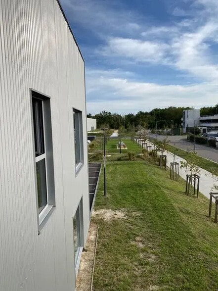 Bureau dans Mérignac à louer - Photo de l’immeuble – Image 3 sur 12