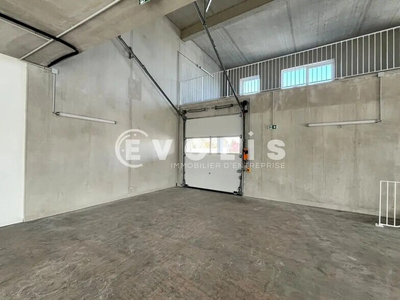 Local d'activités dans Bruges à vendre - Photo de l’immeuble – Image 3 sur 11