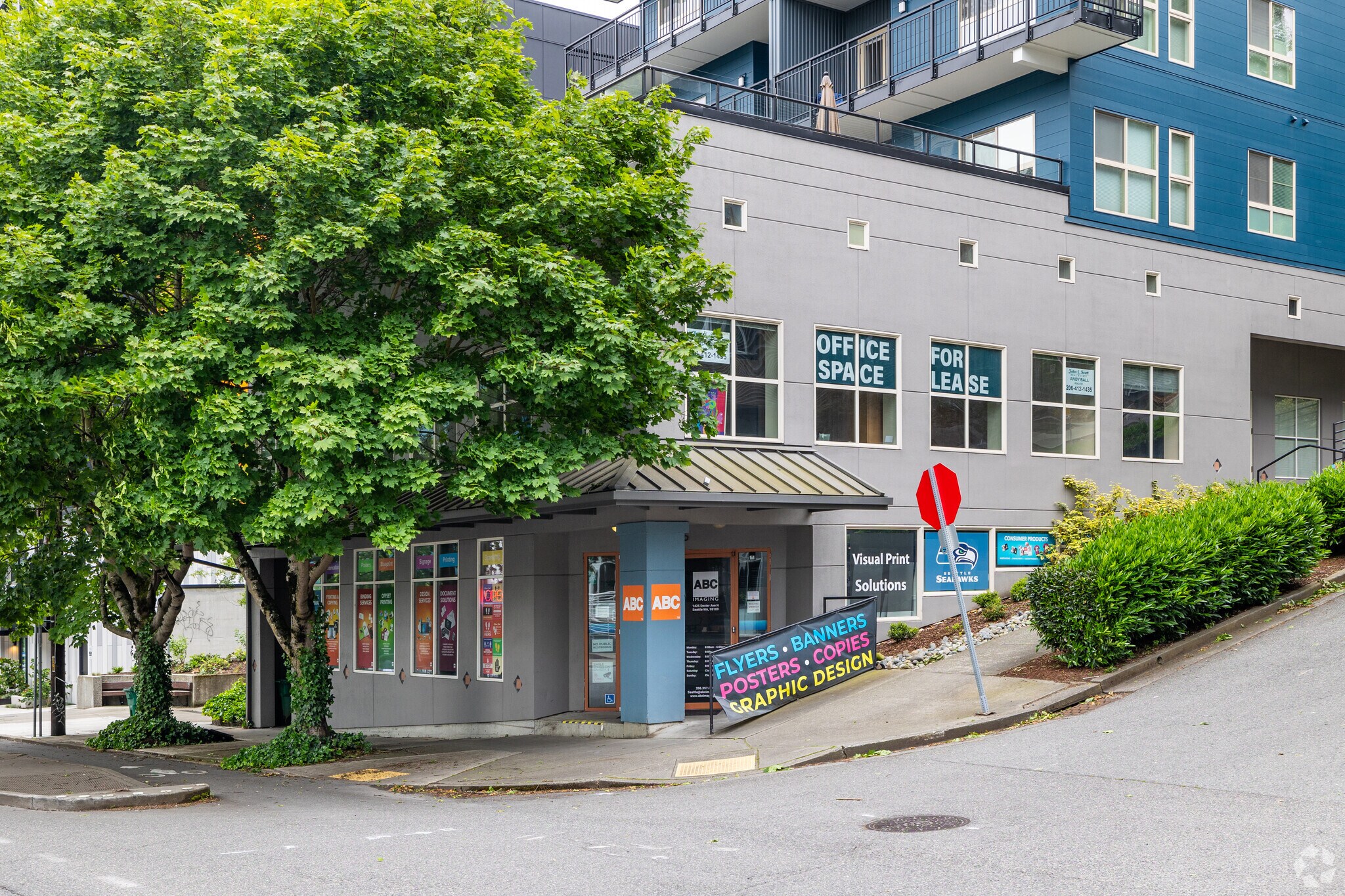 1425 Dexter Ave, Seattle, WA à louer Photo principale– Image 1 sur 6
