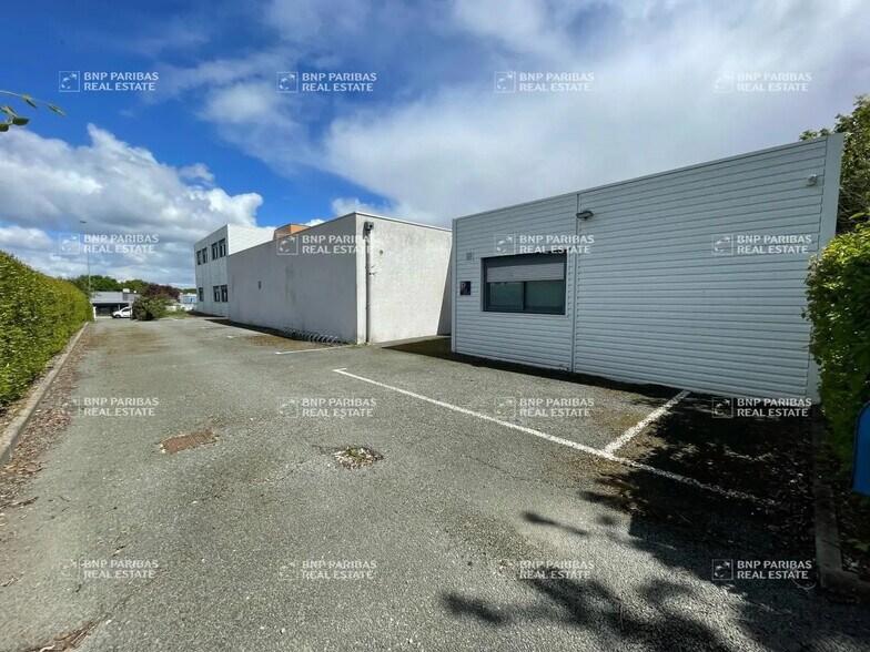Local d'activités dans Eysines à vendre - Photo de l’immeuble – Image 3 sur 18