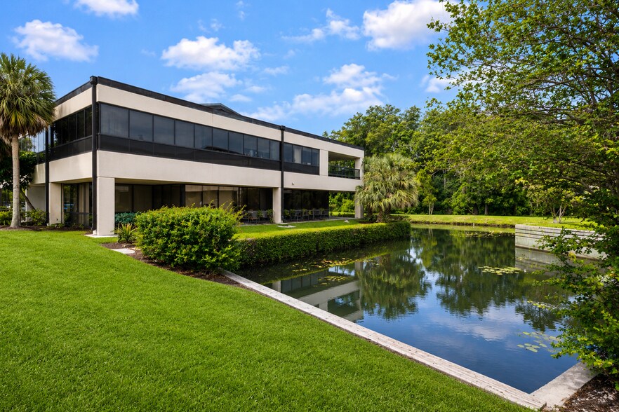 4010 Gunn Hwy, Tampa, FL à louer - Photo de l’immeuble – Image 1 sur 13