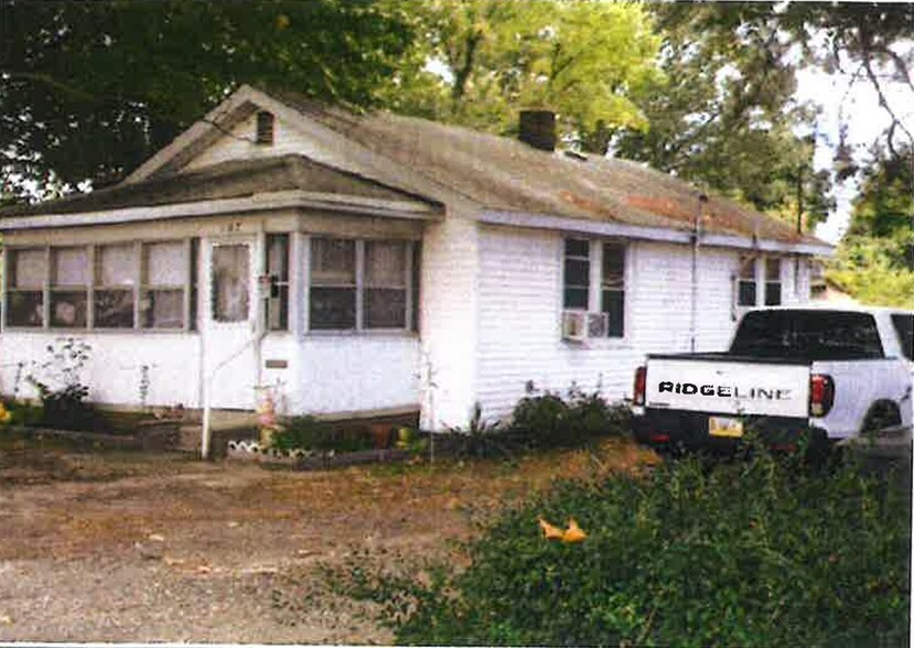 107 Tyler Ave, Newport News, VA à vendre - Photo principale – Image 1 sur 3