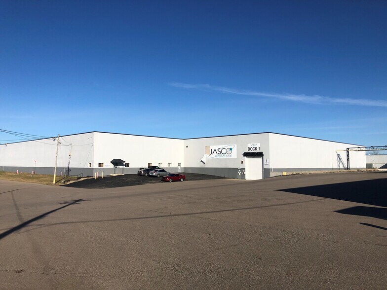 7075 Dort Hwy, Grand Blanc, MI à louer - Photo de l’immeuble – Image 2 sur 13