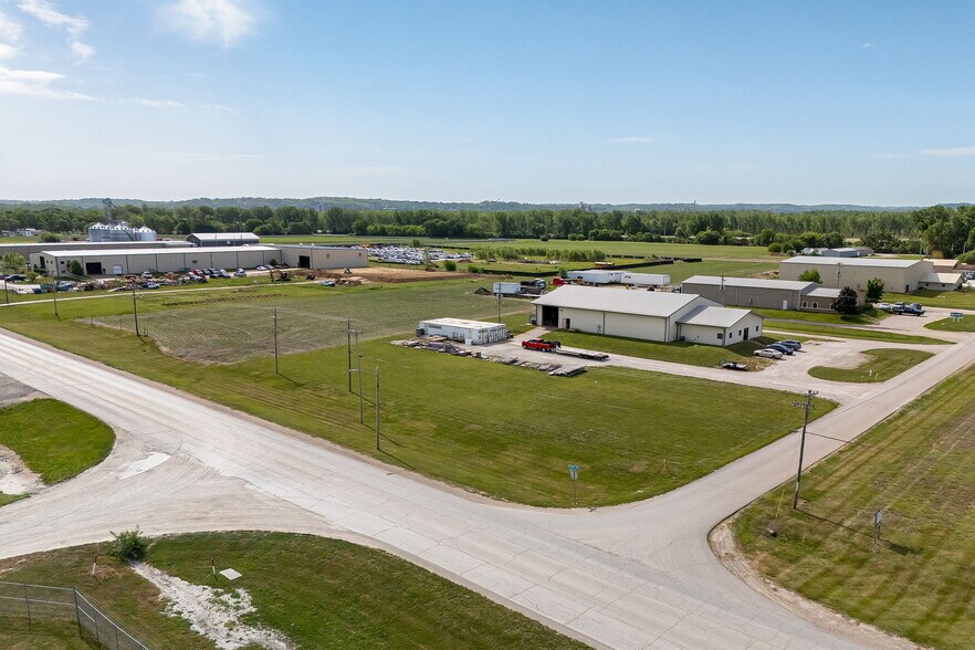 801 Woodsdale Rd, Elwood, KS à vendre - Photo de l’immeuble – Image 3 sur 27