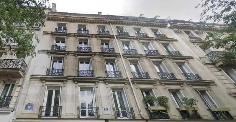 22 Rue De Maubeuge, Paris à louer - Photo de l’immeuble – Image 2 sur 2