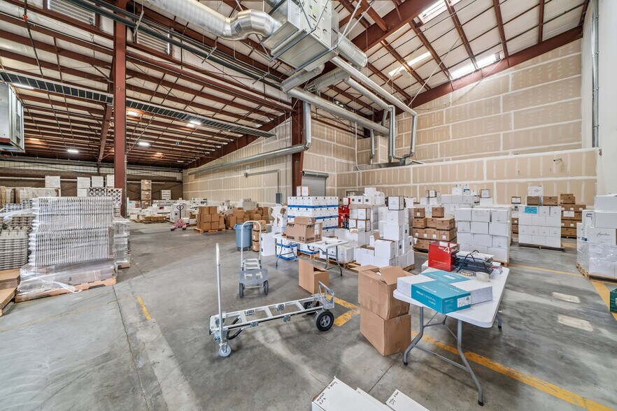 1650 Ramada Dr, Paso Robles, CA à louer - Photo de l’immeuble – Image 3 sur 14