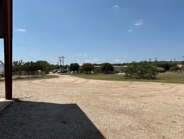 2812 Cobbler Ln, Kerrville, TX à vendre - Photo de l’immeuble – Image 3 sur 58