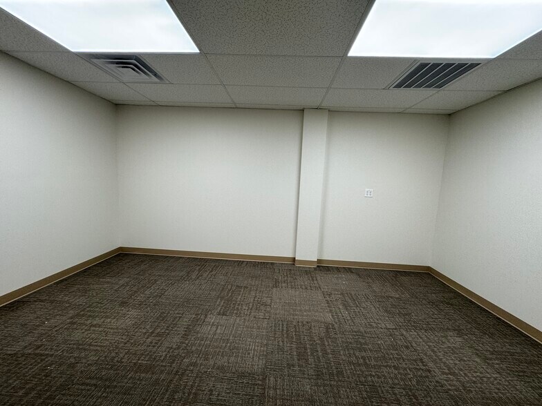 3801 N Interstate 35, Denton, TX à louer - Photo de l’immeuble – Image 3 sur 8