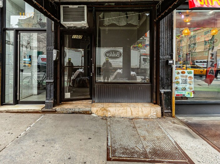1107-1109 1st Ave, New York, NY à louer Photo de l’immeuble– Image 1 sur 2