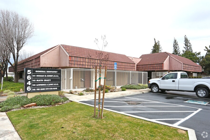 5646 N Palm Ave, Fresno, CA à louer - Photo de l’immeuble – Image 1 sur 9