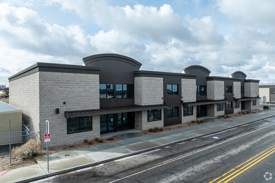375 Millennium Way, Midvale, UT à louer - Photo de l’immeuble – Image 1 sur 9