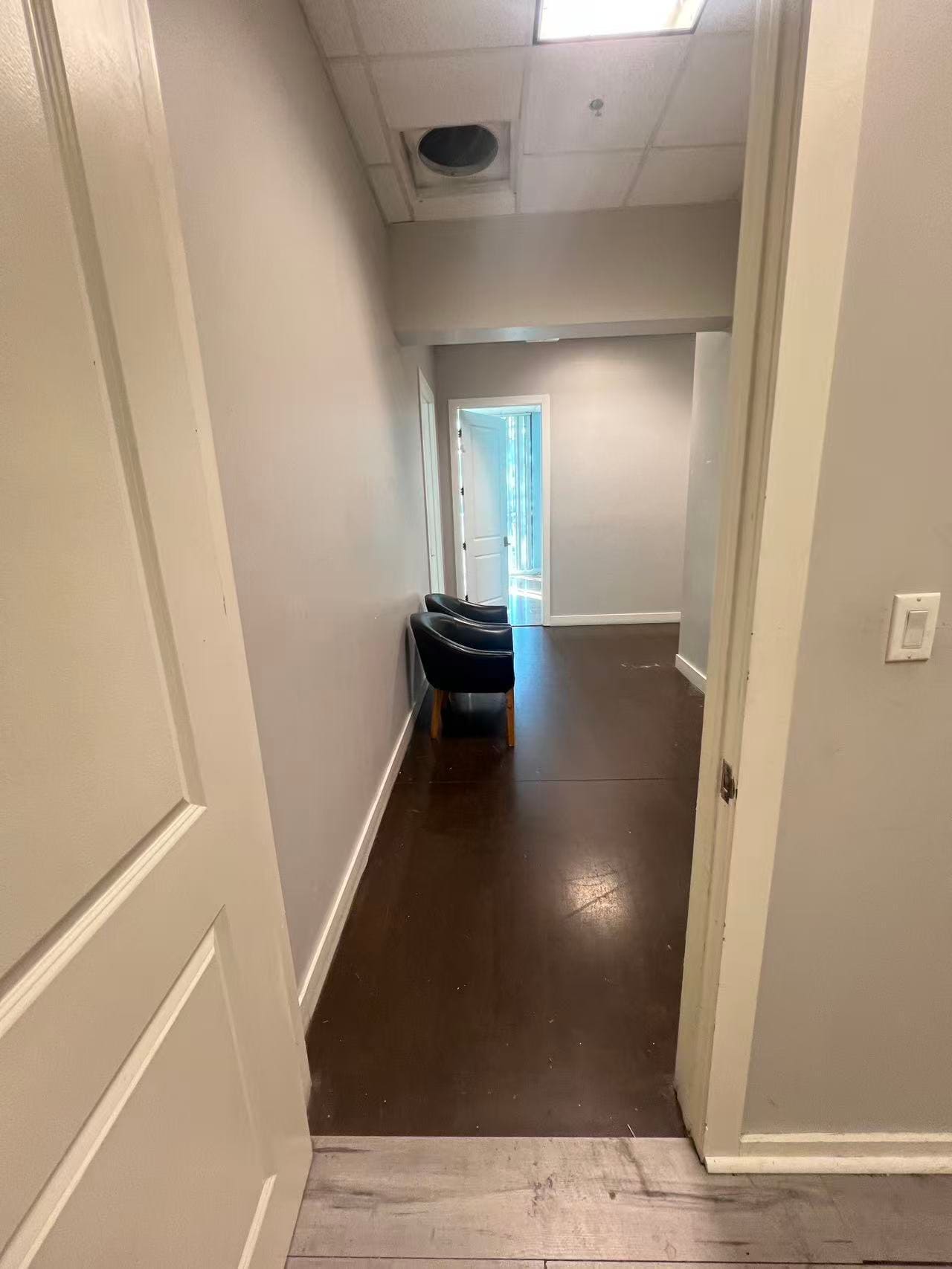 910 Roosevelt Ave, Irvine, CA à louer Photo intérieure– Image 1 sur 15