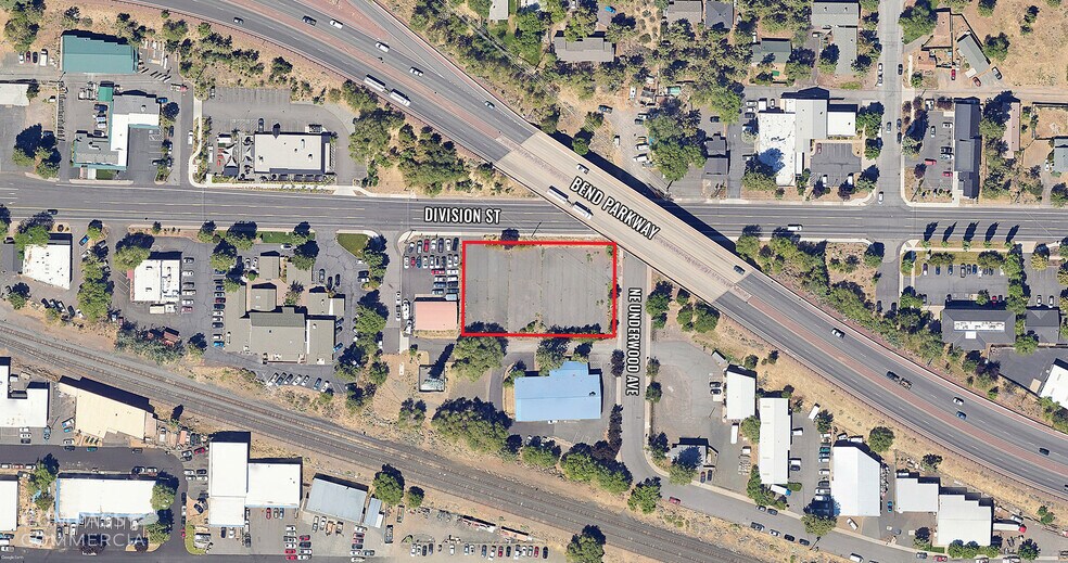 127 NE Underwood Ave, Bend, OR à louer - Photo de l’immeuble – Image 2 sur 5