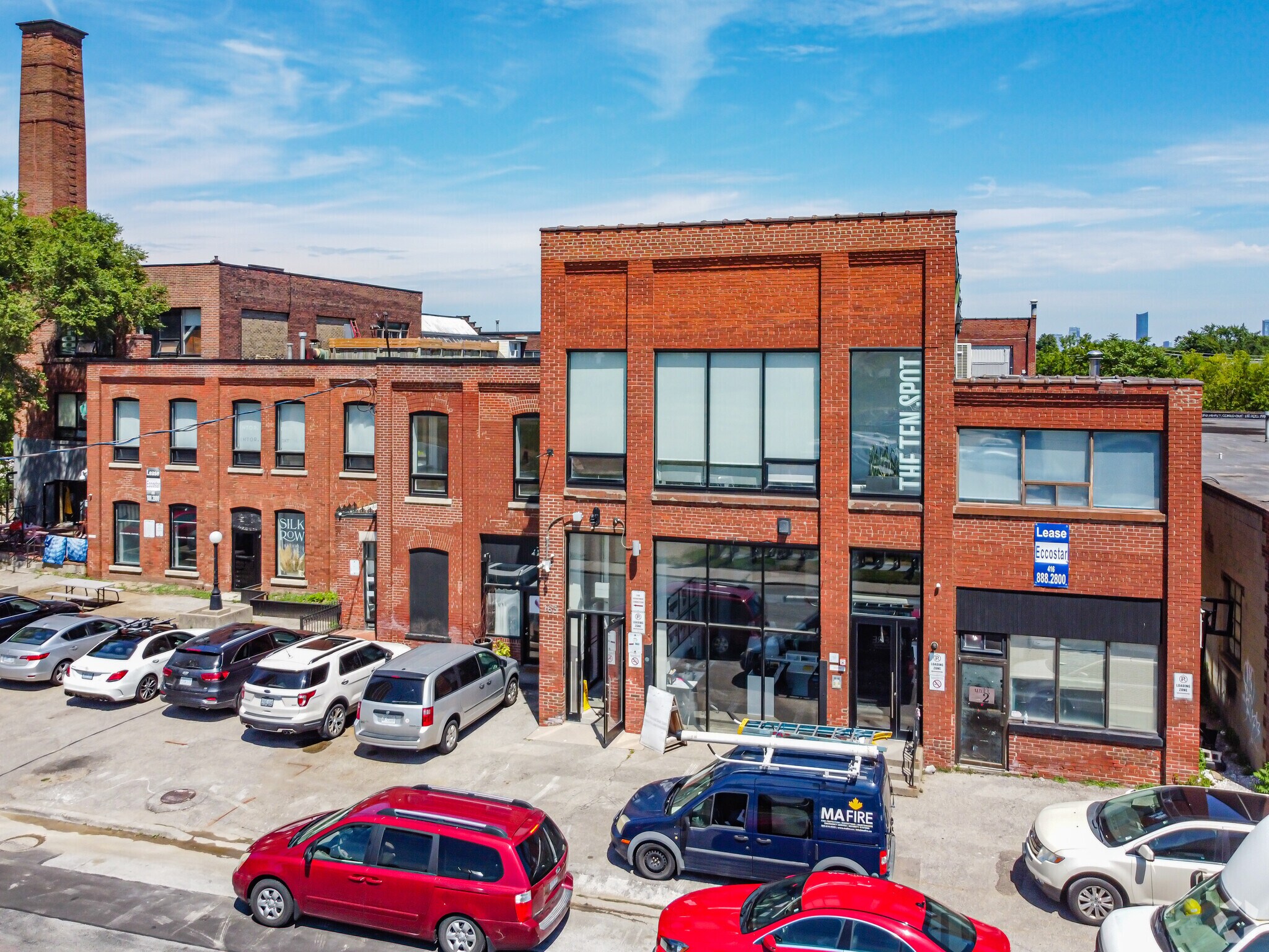 163 Sterling Rd, Toronto, ON à louer Photo principale– Image 1 sur 4