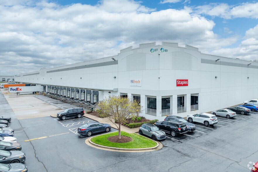 601 Mason Rd, La Vergne, TN à louer - Photo principale – Image 1 sur 4