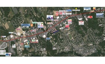 700 Old Country Rd, Riverhead, NY à louer Aérien– Image 2 sur 2