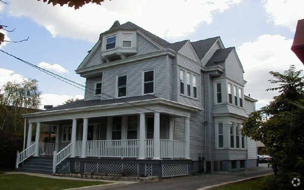298 Union St, Hackensack, NJ à louer - Photo principale – Image 1 sur 10