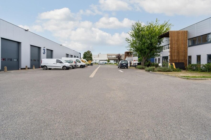14 Rue Des Oziers, SAINT-OUEN-L'AUMONE à louer - Photo de l’immeuble – Image 3 sur 10