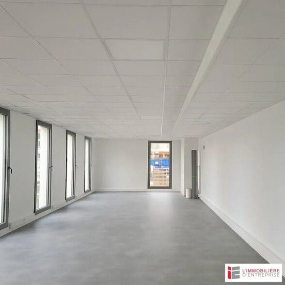 Local d'activités dans Cesson-Sévigné à vendre - Photo de l’immeuble – Image 1 sur 1