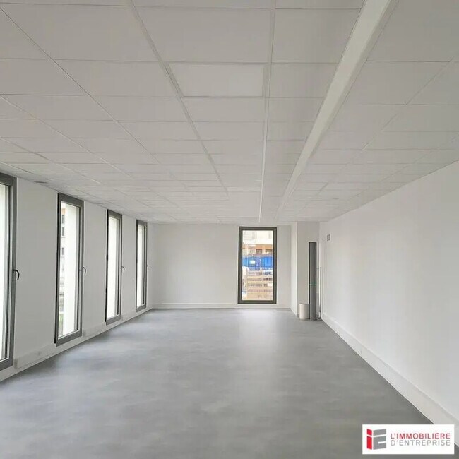 Plus de détails pour Bureau à vendre