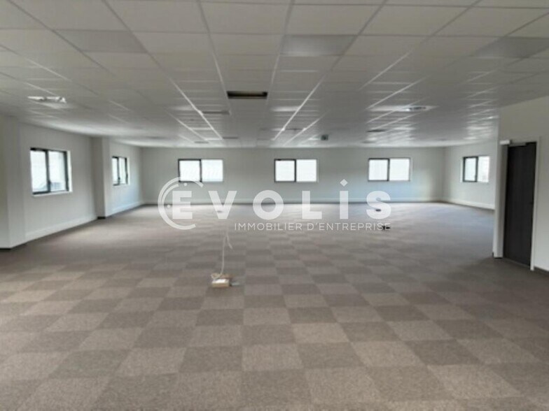 139 Rue Isaac Asimov, Bourgoin-Jallieu à louer - Photo de l’immeuble – Image 3 sur 20