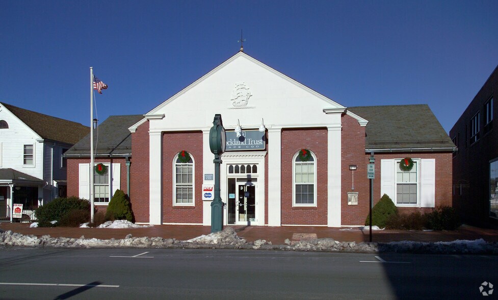 442 Main St, Hyannis, MA à louer - Photo de l’immeuble – Image 2 sur 5