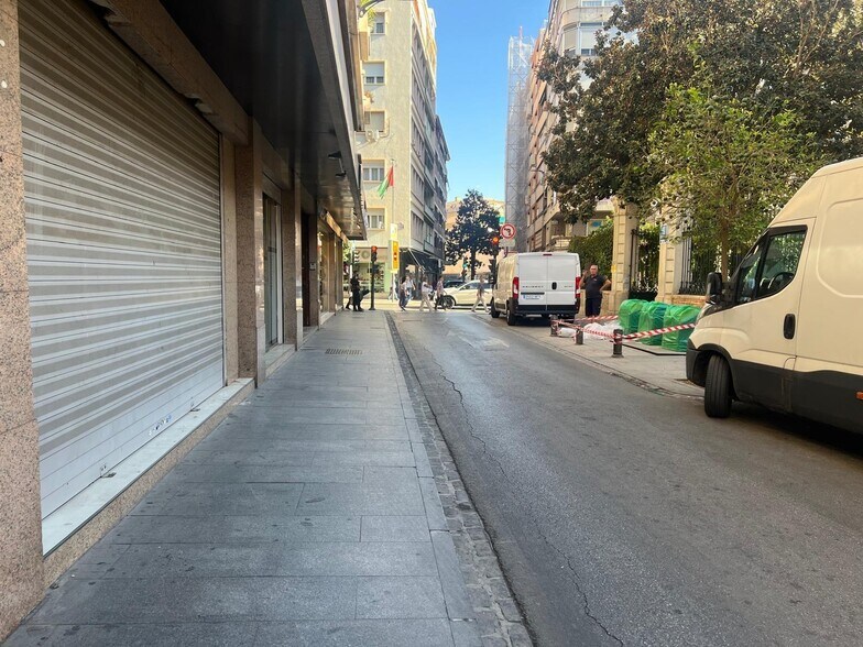 Local commercial dans Granada, Granada à louer - Photo de l’immeuble – Image 3 sur 21