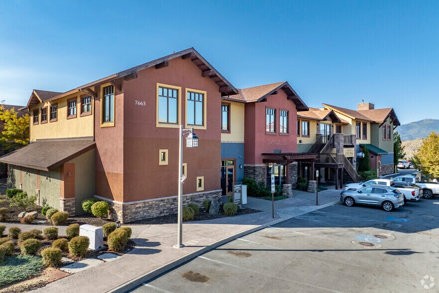 7665 Town Square Ln, Reno, NV à louer - Photo principale – Image 2 sur 8