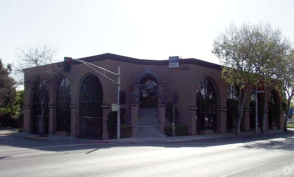 1705 El Camino Real, Palo Alto, CA à louer - Photo de l’immeuble – Image 2 sur 5