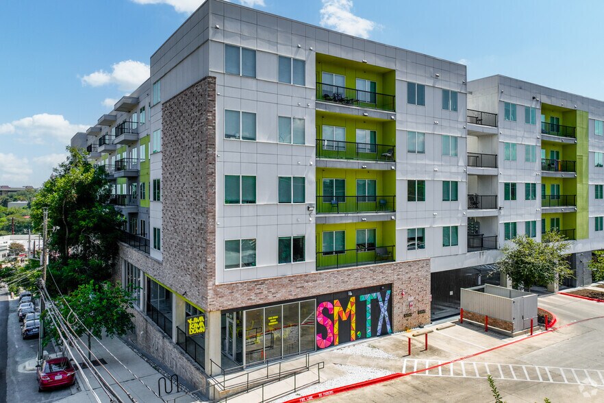 817 Chestnut St, San Marcos, TX à louer - Photo de l’immeuble – Image 2 sur 4