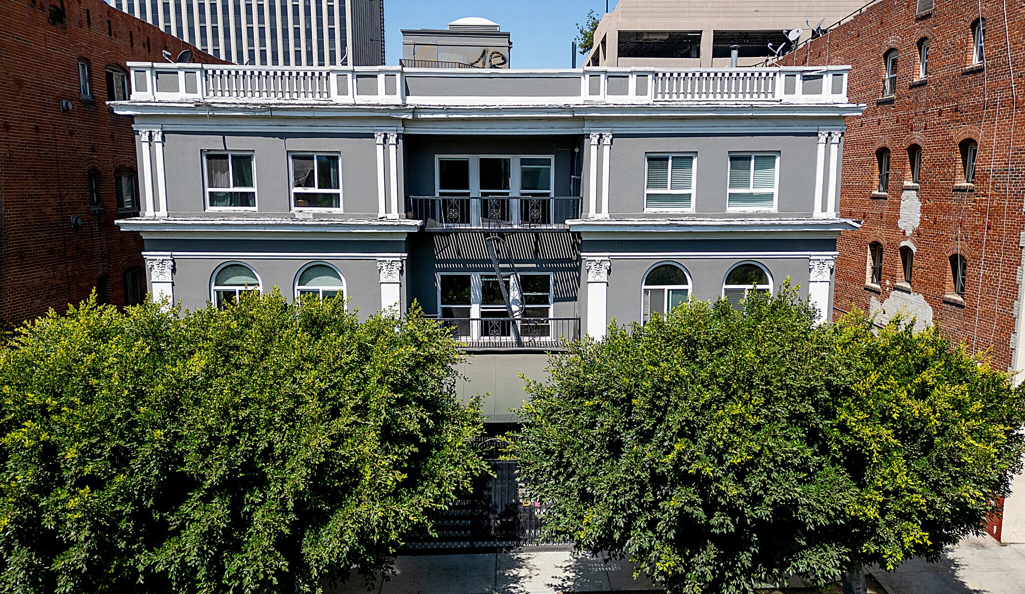 681 Shatto Pl, Los Angeles, CA à vendre Photo principale– Image 1 sur 17