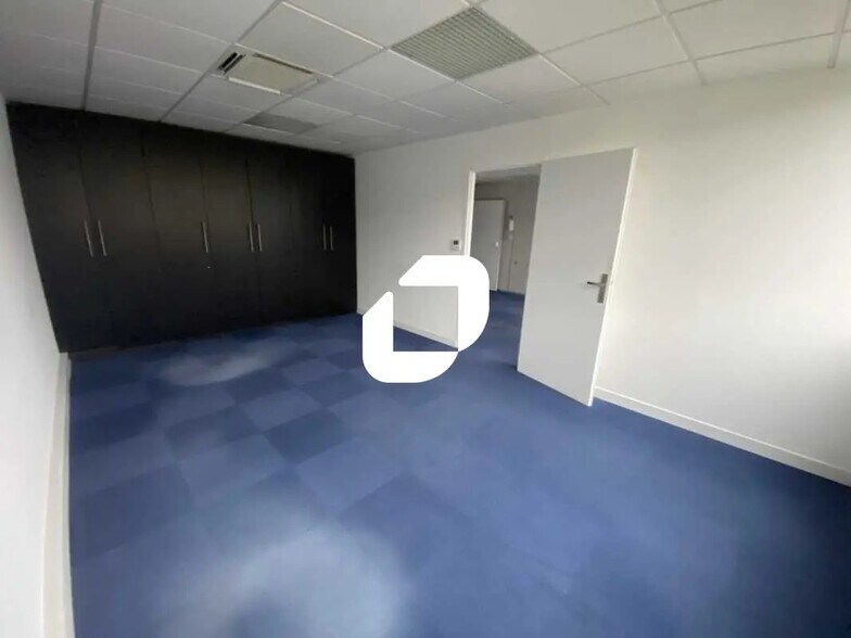 Bureau dans Bordeaux à louer - Photo de l’immeuble – Image 2 sur 7