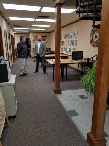 901 S Main St, Stillwater, OK à louer - Hall d’entrée – Image 3 sur 9