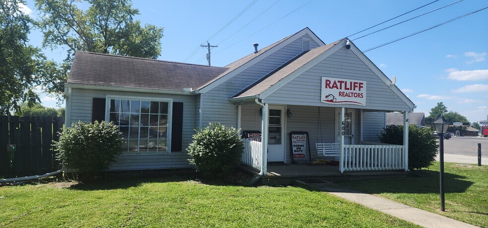 600 E Broadway St, Fortville, IN à vendre - Photo de l’immeuble – Image 2 sur 3