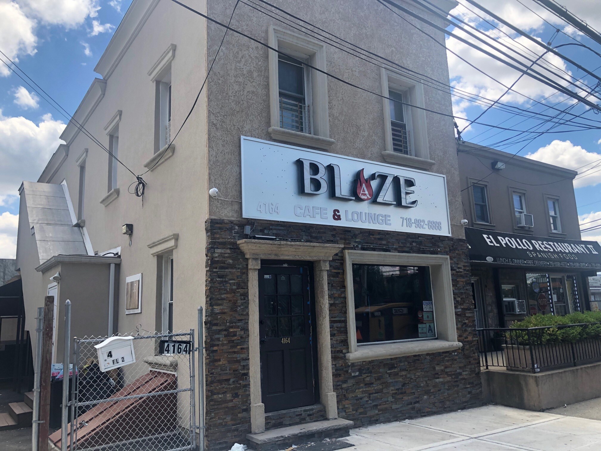 4164 Victory Blvd, Staten Island, NY à louer Photo de l’immeuble– Image 1 sur 9