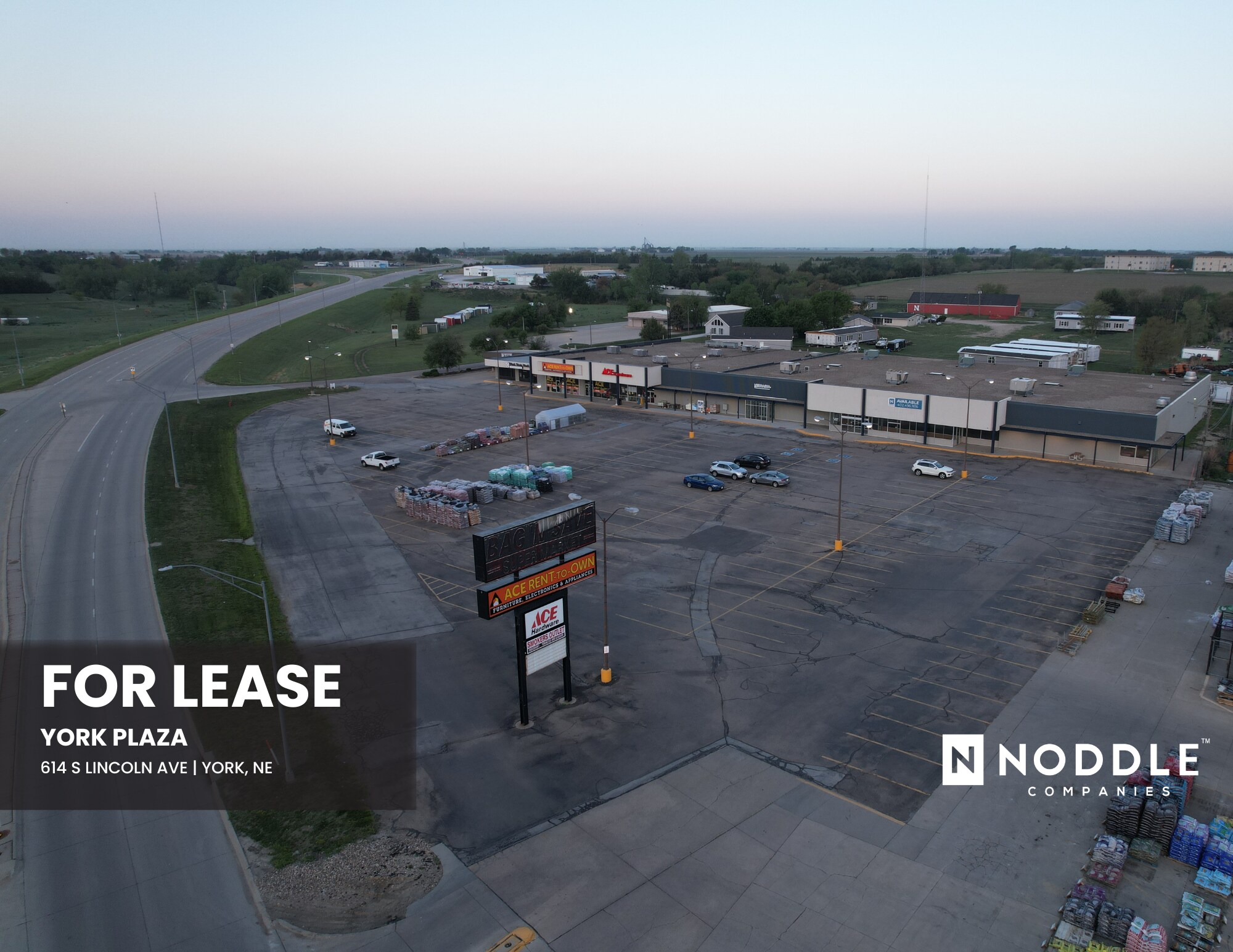 630 S Lincoln Ave, York, NE à louer Photo principale– Image 1 sur 12