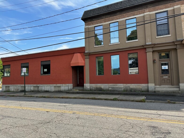 126 Franklin St, Torrington, CT à vendre - Photo de l’immeuble – Image 3 sur 32