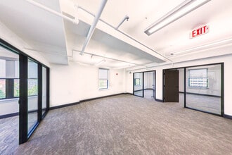 408 W University Ave, Gainesville, FL à louer Photo intérieure– Image 1 sur 7