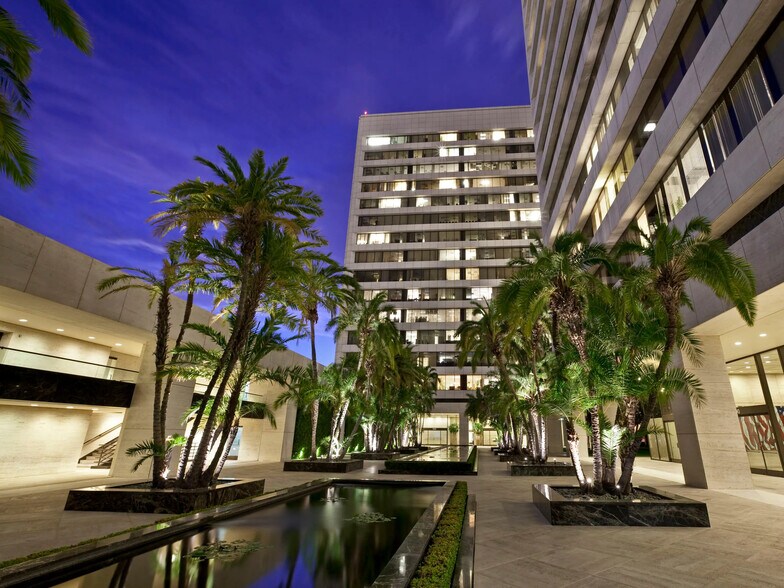 11100 Santa Monica Blvd, Los Angeles, CA à louer - Photo de l’immeuble – Image 3 sur 8