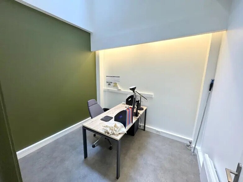 Bureau dans Versailles à louer - Photo intérieure – Image 2 sur 12