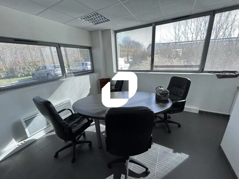 Bureau dans Tigery à louer - Photo de l’immeuble – Image 3 sur 5